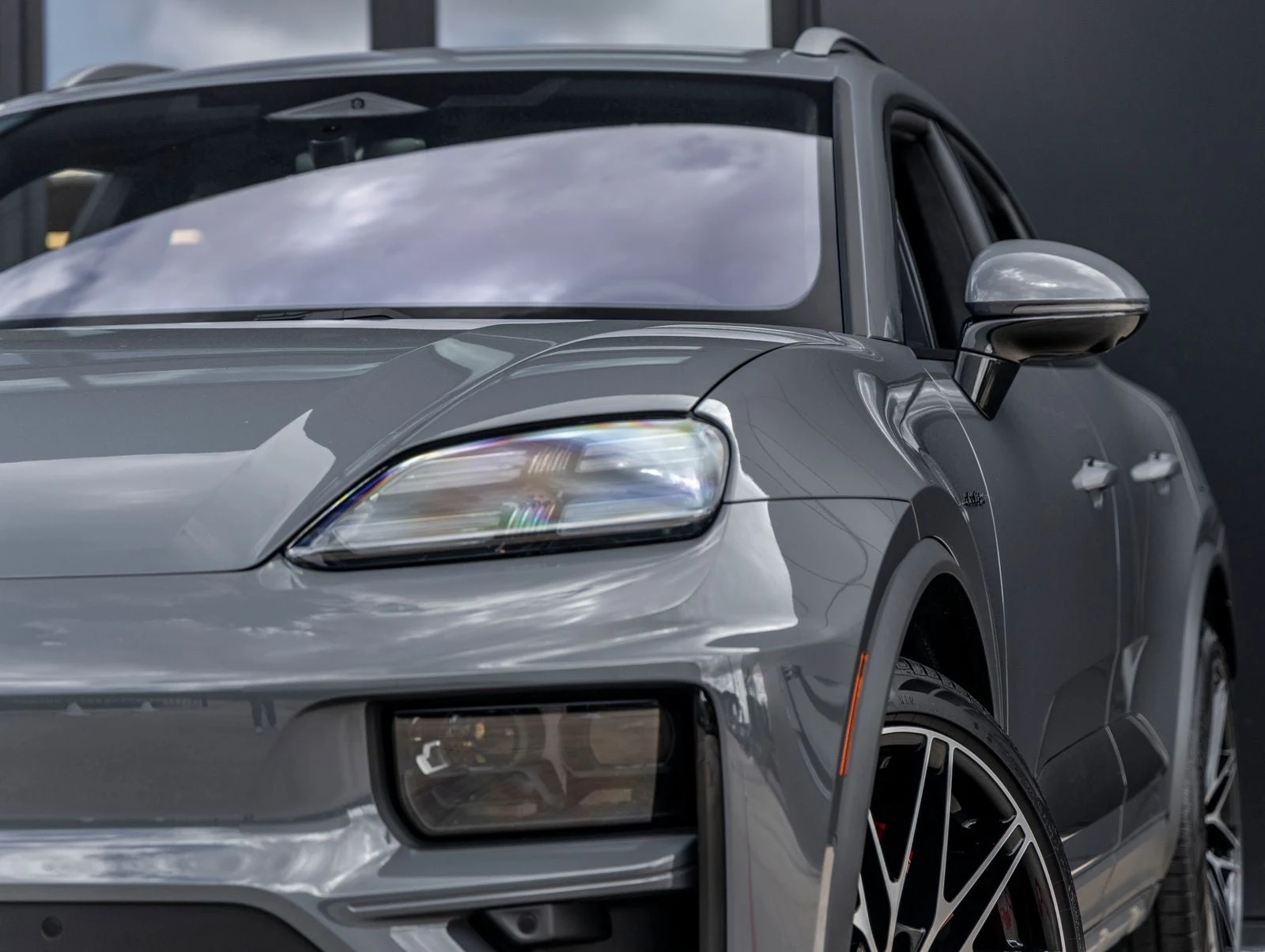 2026 Porsche Macan Turbo Electric (XAB), 16/20