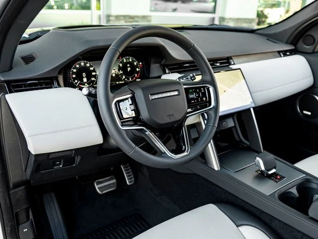 2026 Land Rover Discovery Sport Landmark (L550), 16/20