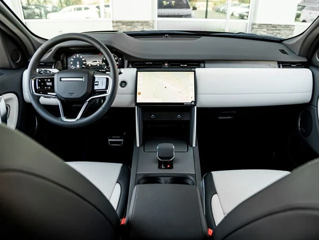 2026 Land Rover Discovery Sport Landmark (L550), 18/20