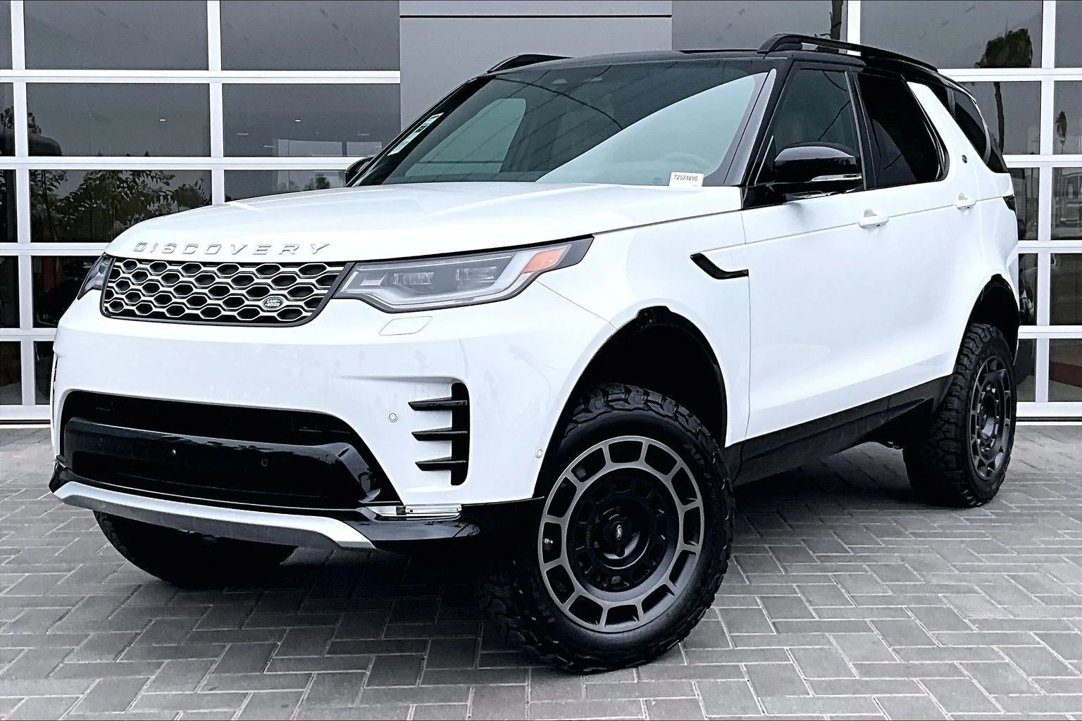Land Rover Discovery Gemini Edition (L462) · Fuji White · Indigo Auto Group