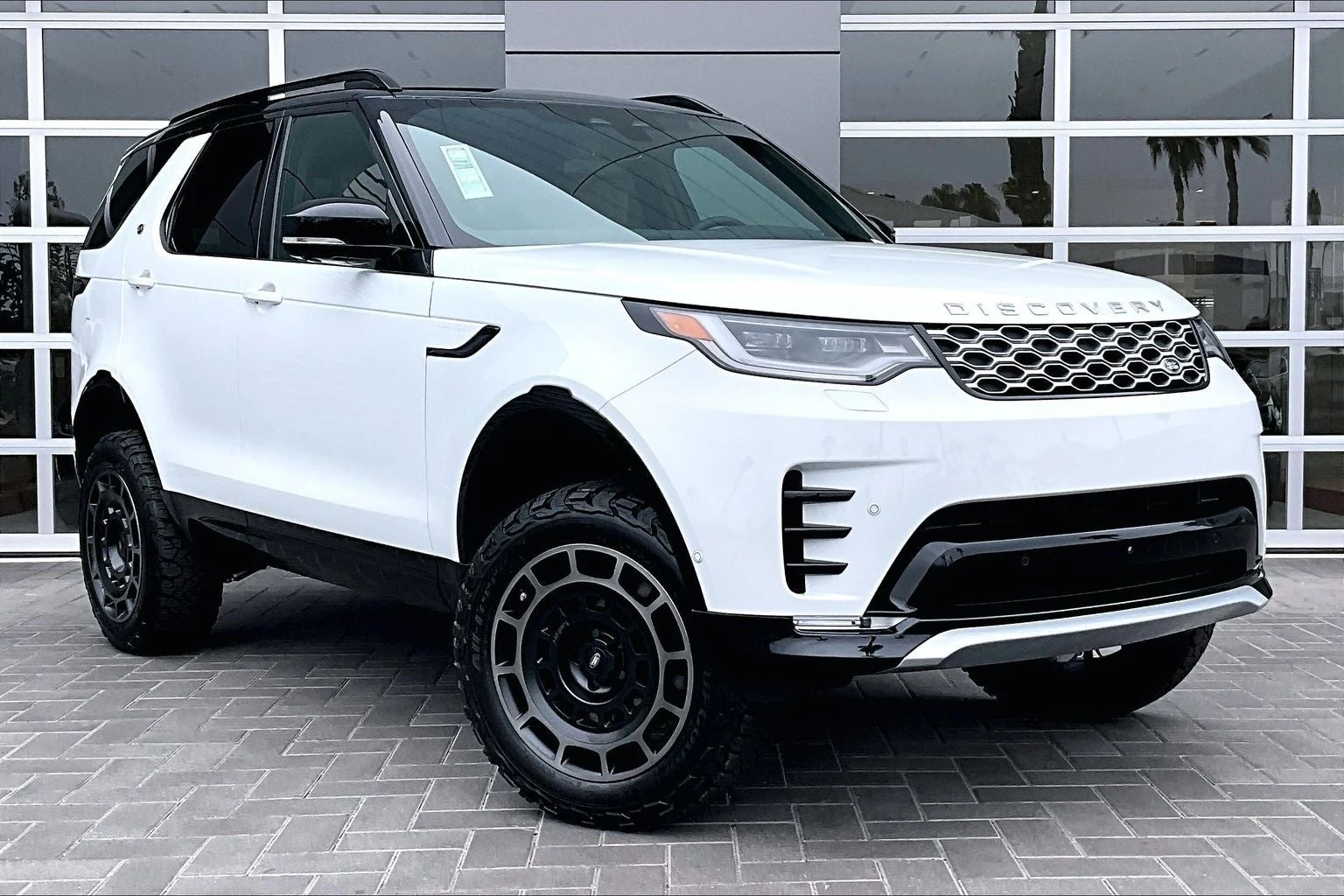 2026 Land Rover Discovery Gemini Edition (L462), 2/15
