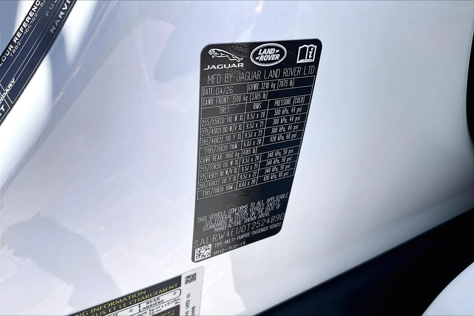 2026 Land Rover Discovery Gemini Edition (L462), 14/15