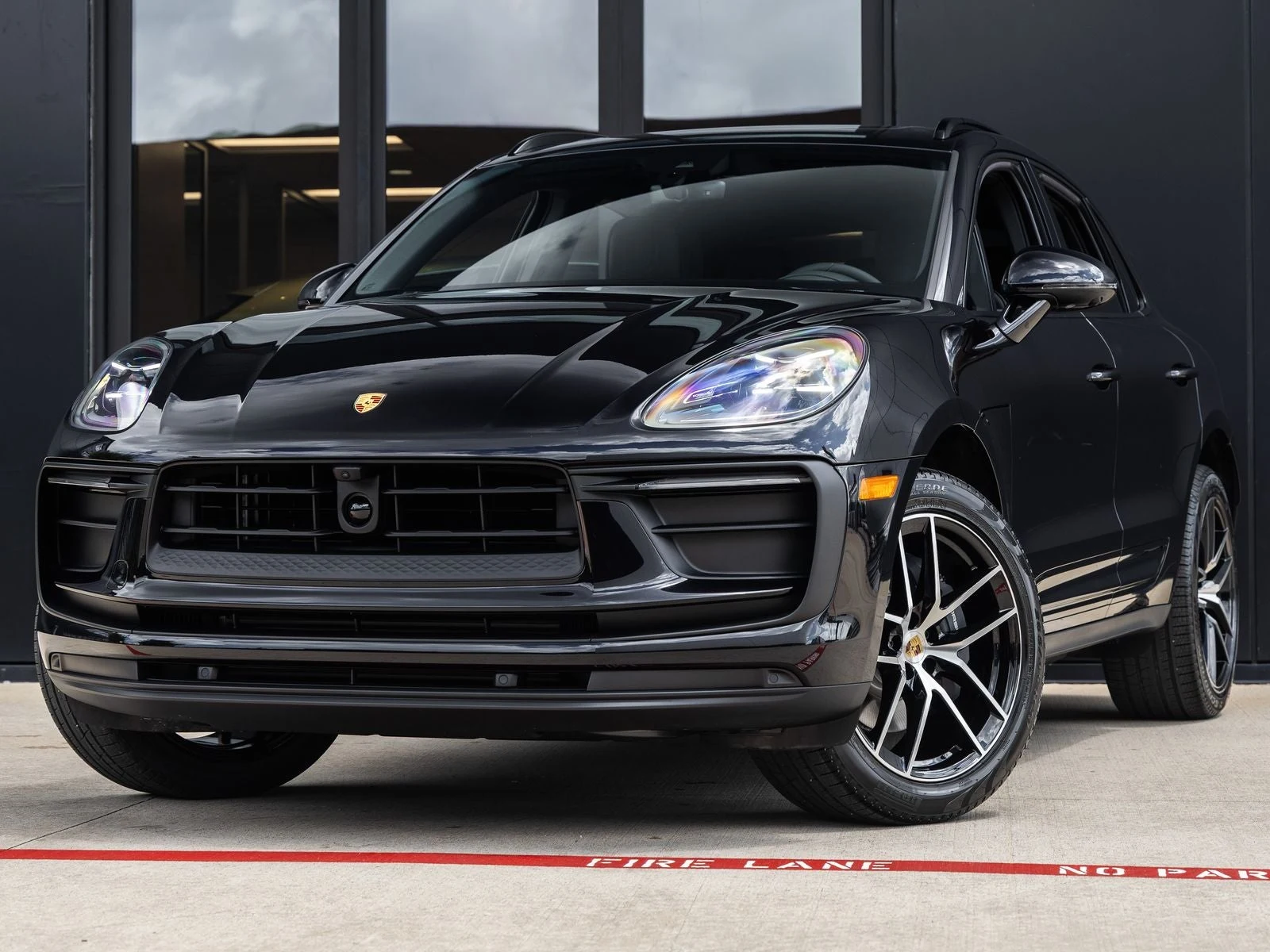 Porsche Macan (95B) · Jet Black Metallic · Indigo Auto Group