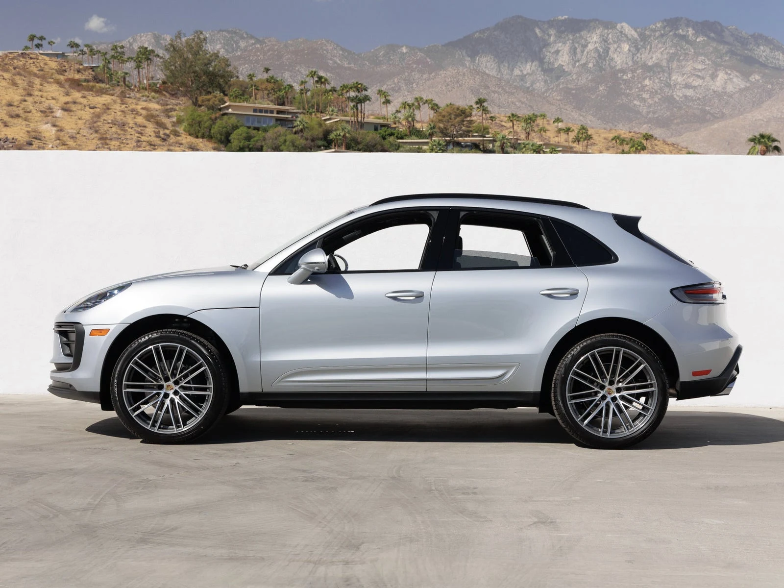 2026 Porsche Macan (95B), 2/20
