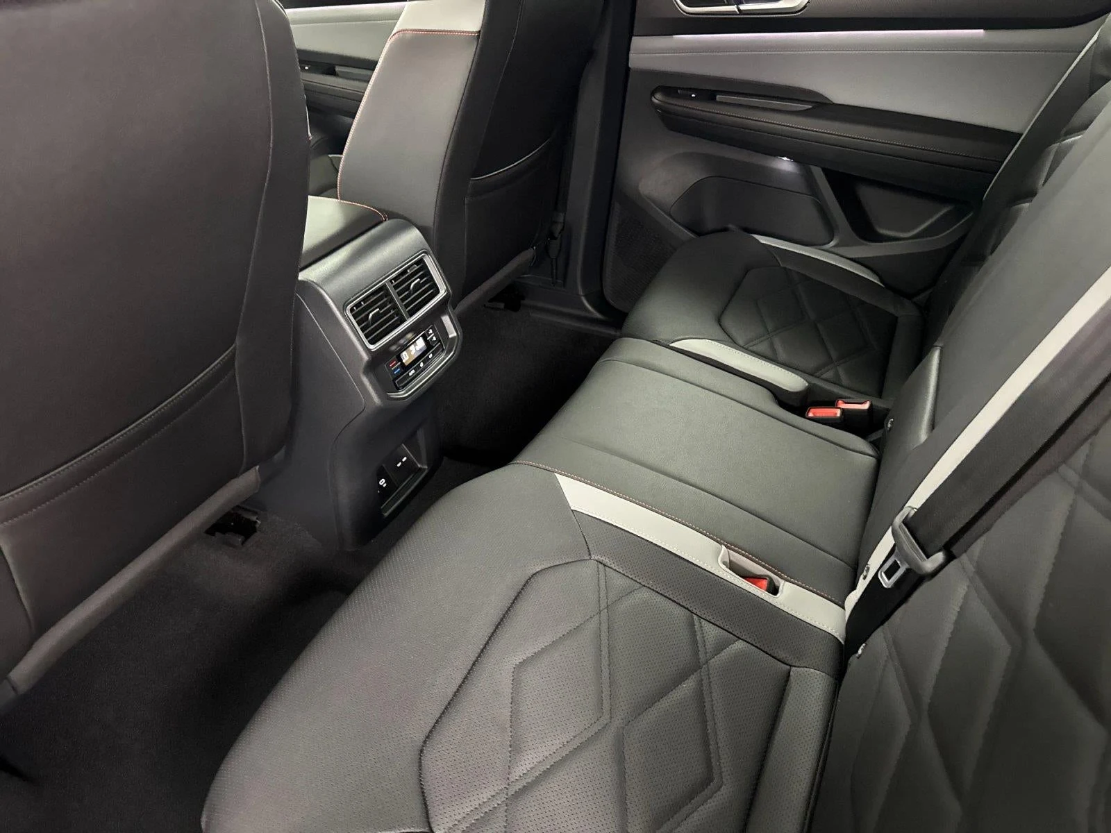 2026 Volkswagen Atlas 2.0T Peak Edition (2024 Update), 11/20