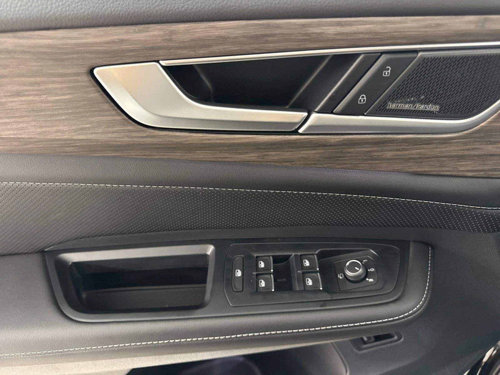 2026 Volkswagen Atlas 2.0T SEL Premium R-Line (2024 Update), 10/20