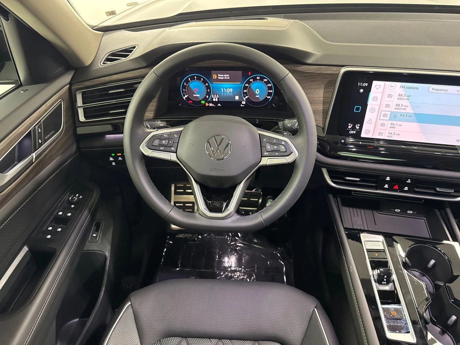 2026 Volkswagen Atlas 2.0T SEL Premium R-Line (2024 Update), 13/20