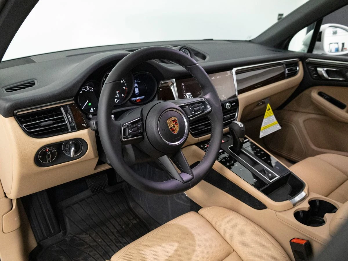 2026 Porsche Macan (95B), 4/20