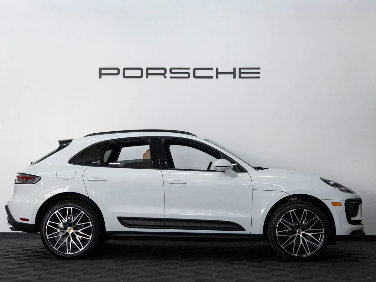 2026 Porsche Macan (95B), 8/20