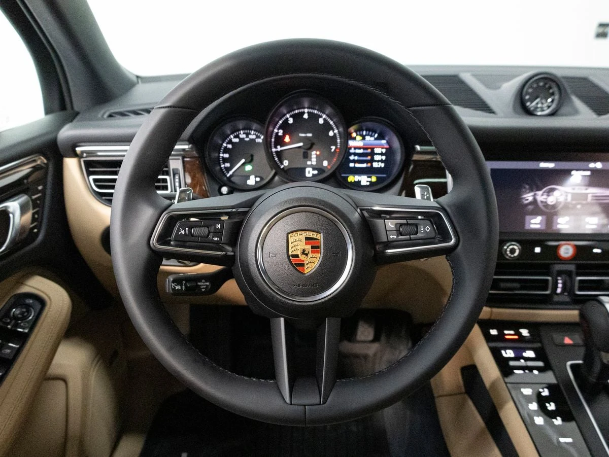 2026 Porsche Macan (95B), 20/20
