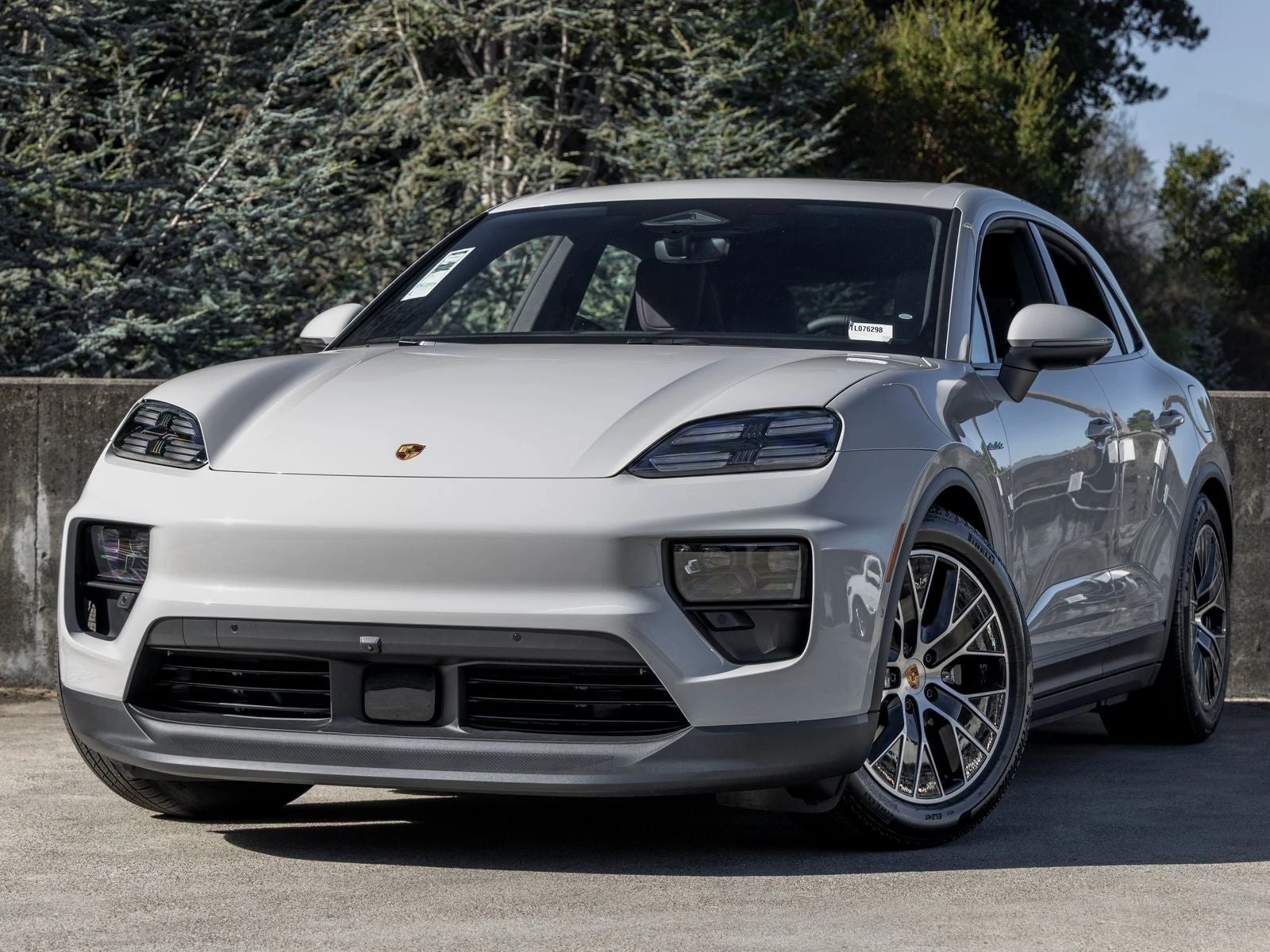 Porsche Macan Electric (XAB) · Chalk · Indigo Auto Group