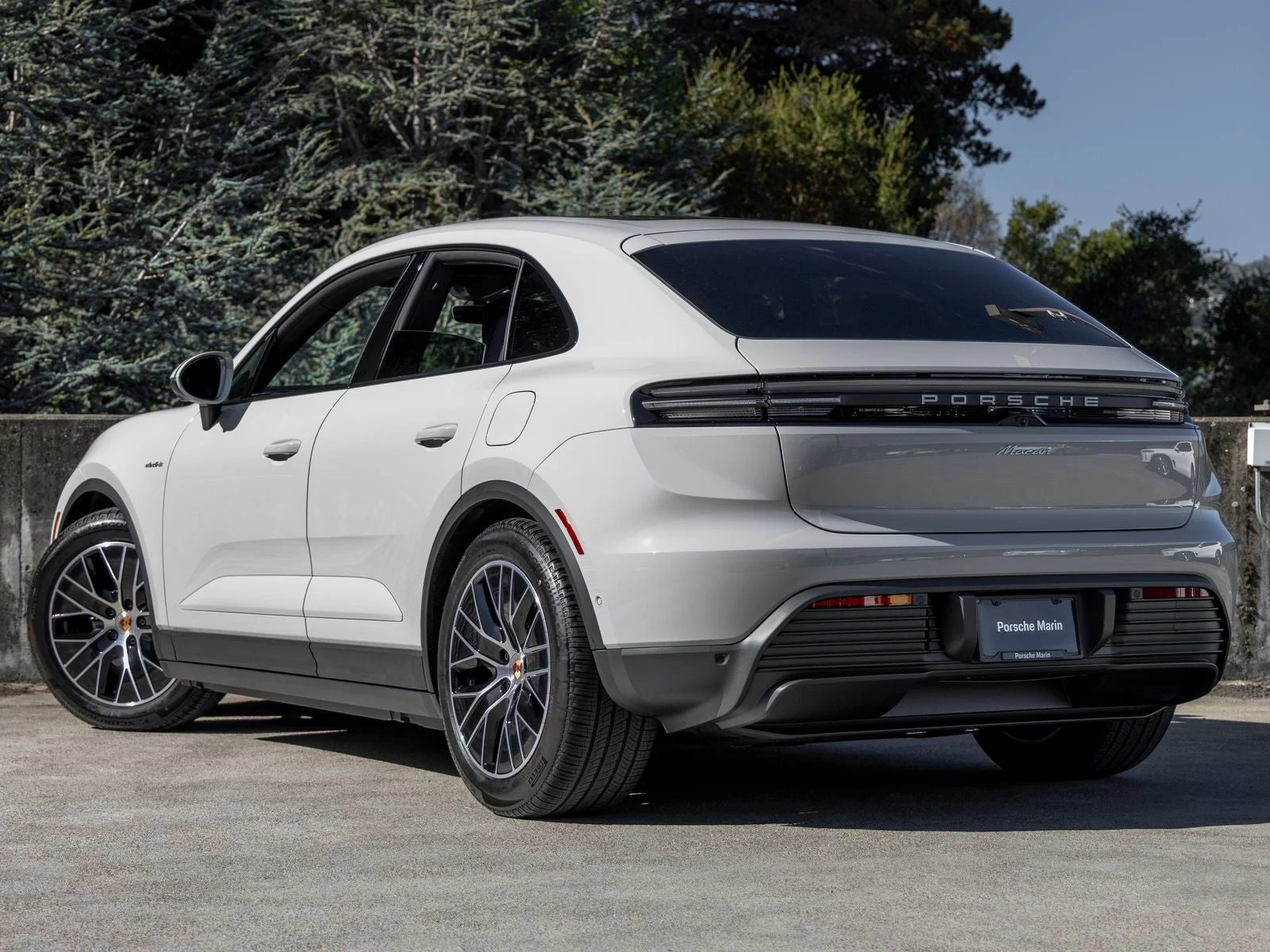 2026 Porsche Macan Electric (XAB), 3/20