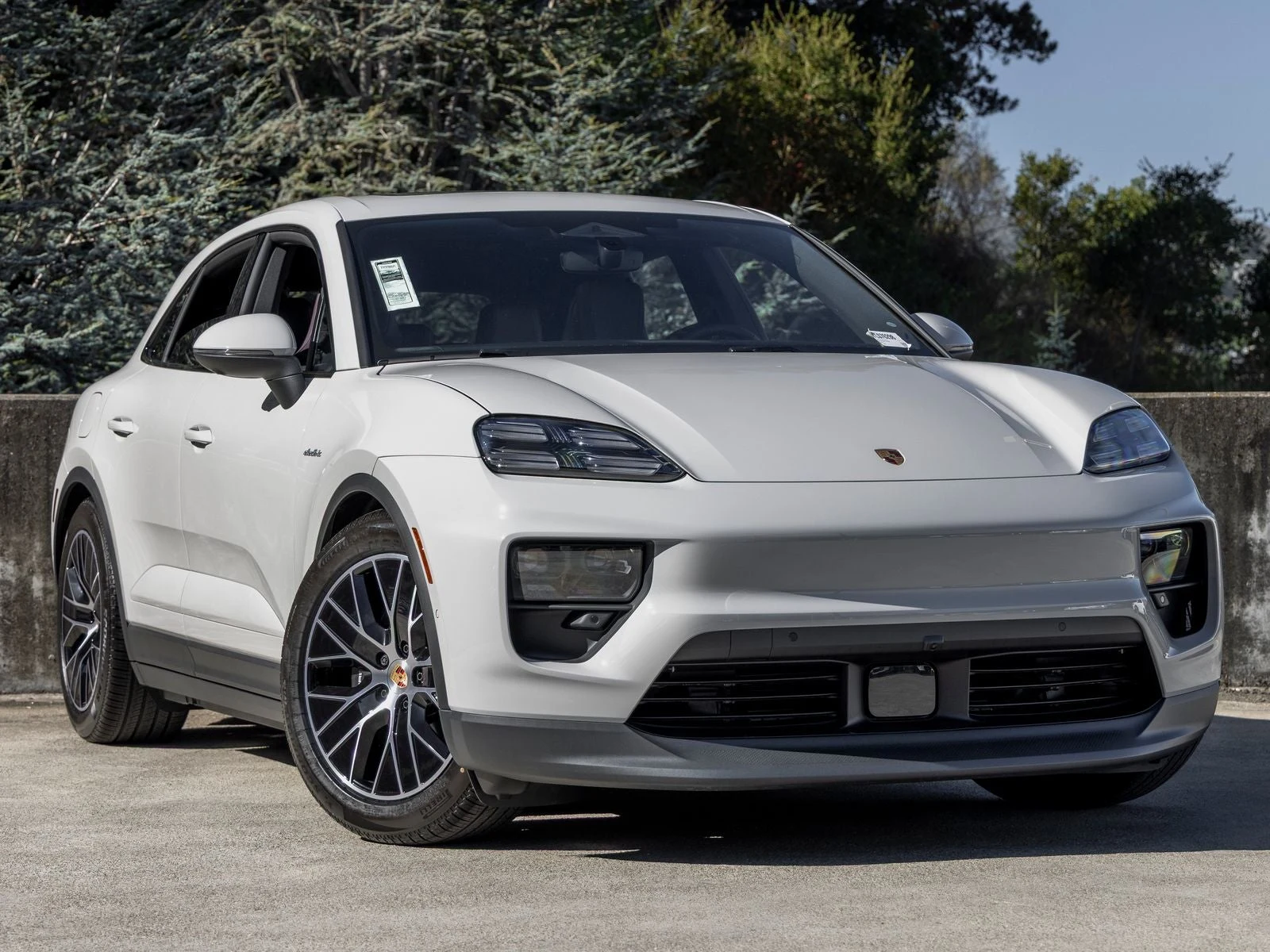 2026 Porsche Macan Electric (XAB), 6/20