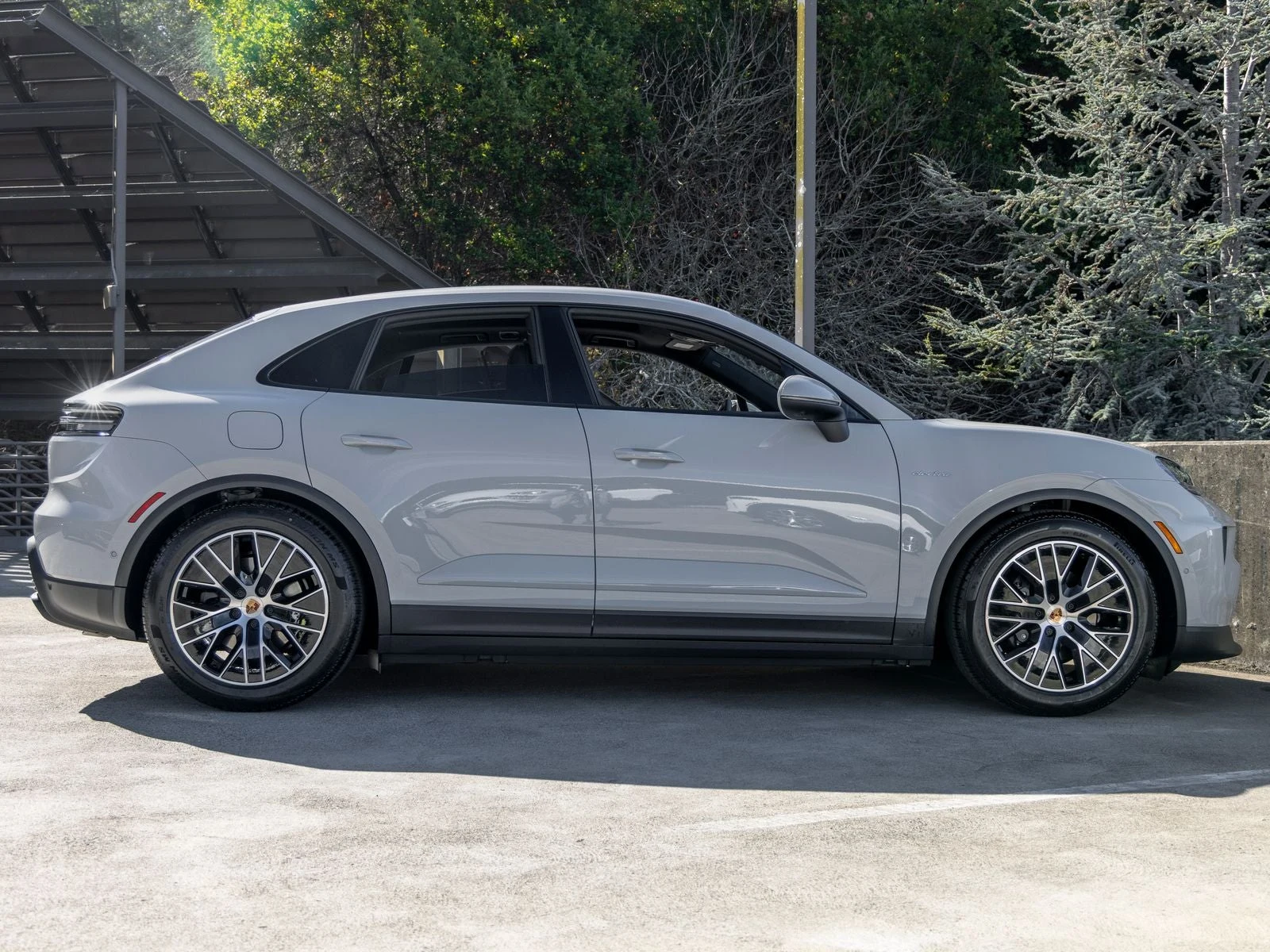 2026 Porsche Macan Electric (XAB), 12/20