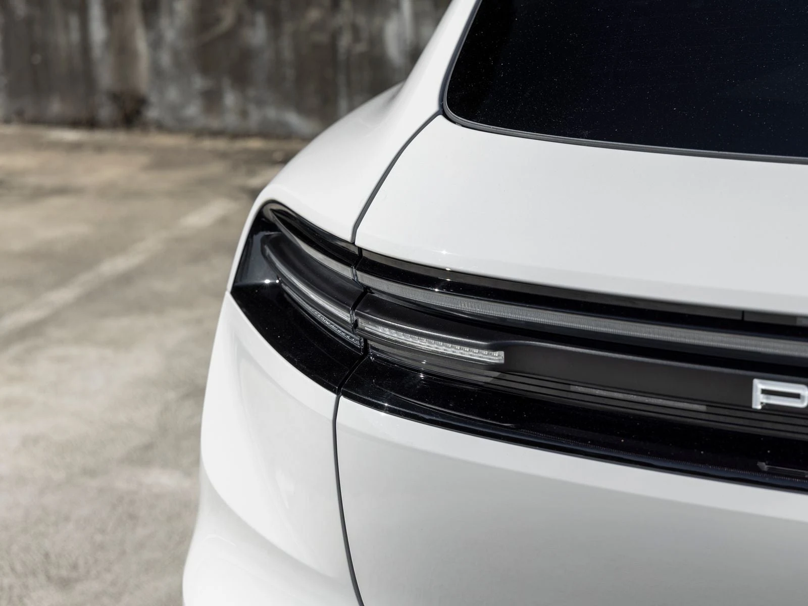 2026 Porsche Macan Electric (XAB), 19/20