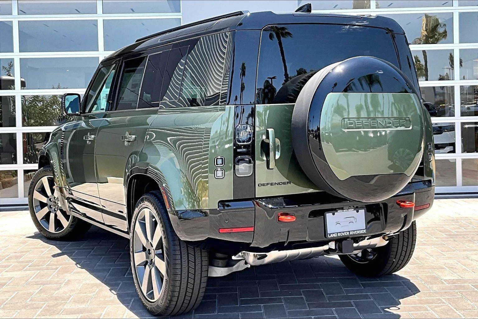 2026 Land Rover Defender 110 X (L663), 3/14