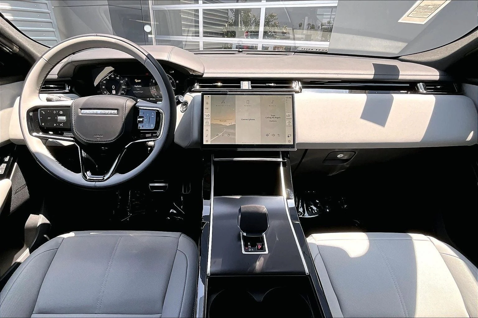 2026 Land Rover Range Rover Velar P250 Belgravia Edition (L560), 5/14