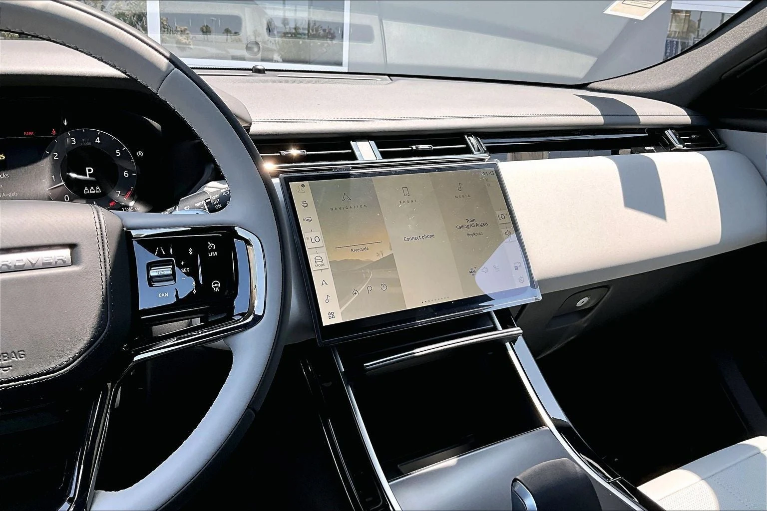 2026 Land Rover Range Rover Velar P250 Belgravia Edition (L560), 7/14