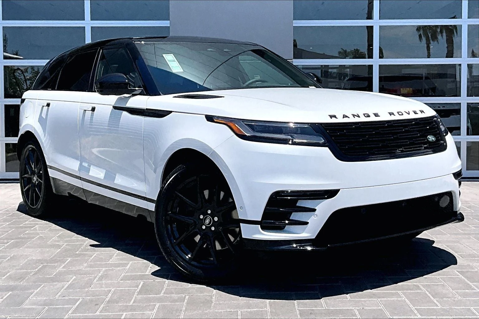 2026 Land Rover Range Rover Velar P250 Belgravia Edition (L560), 2/14