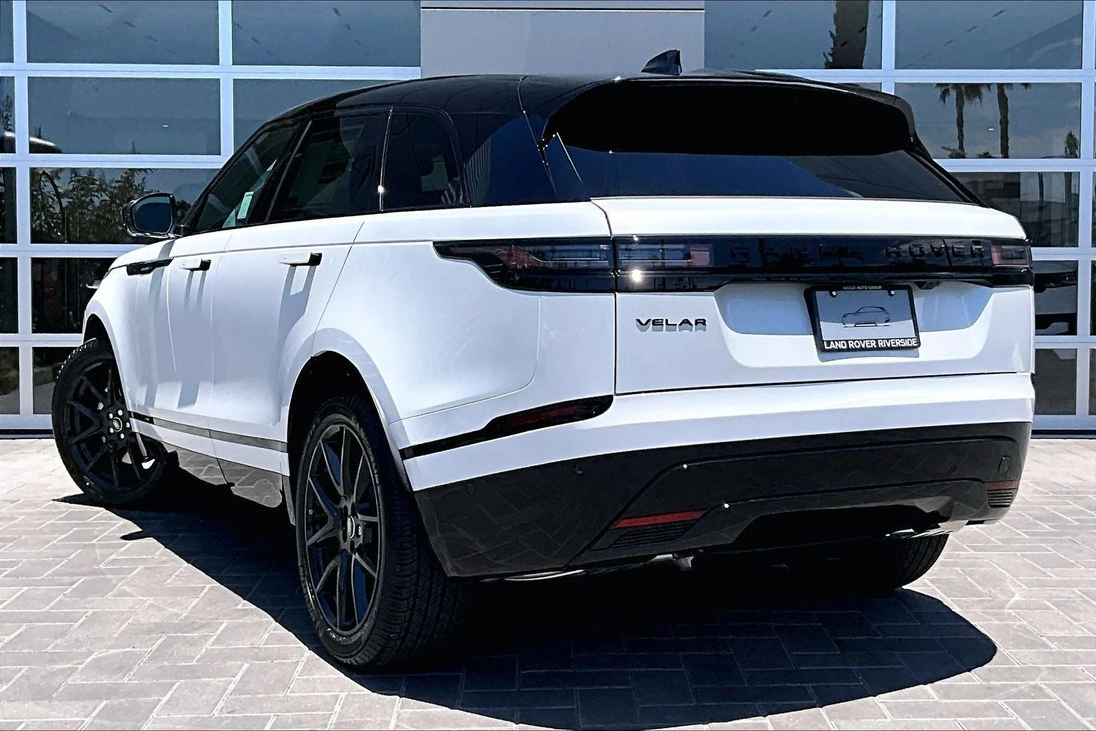 2026 Land Rover Range Rover Velar P250 Belgravia Edition (L560), 3/14