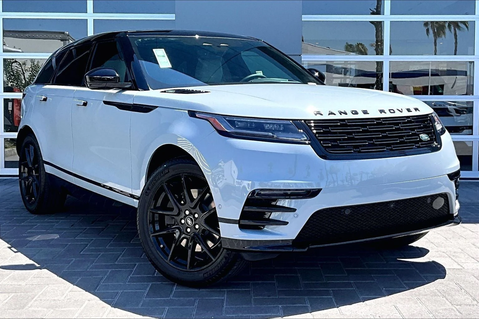 2026 Land Rover Range Rover Velar P250 Belgravia Edition (L560), 2/14
