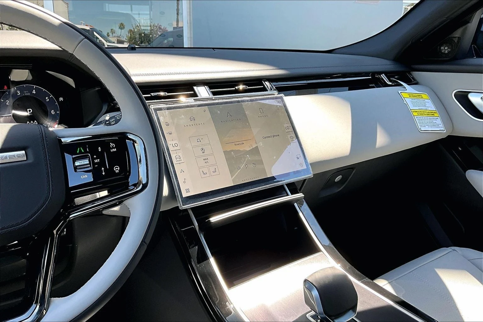 2026 Land Rover Range Rover Velar P250 Belgravia Edition (L560), 7/14