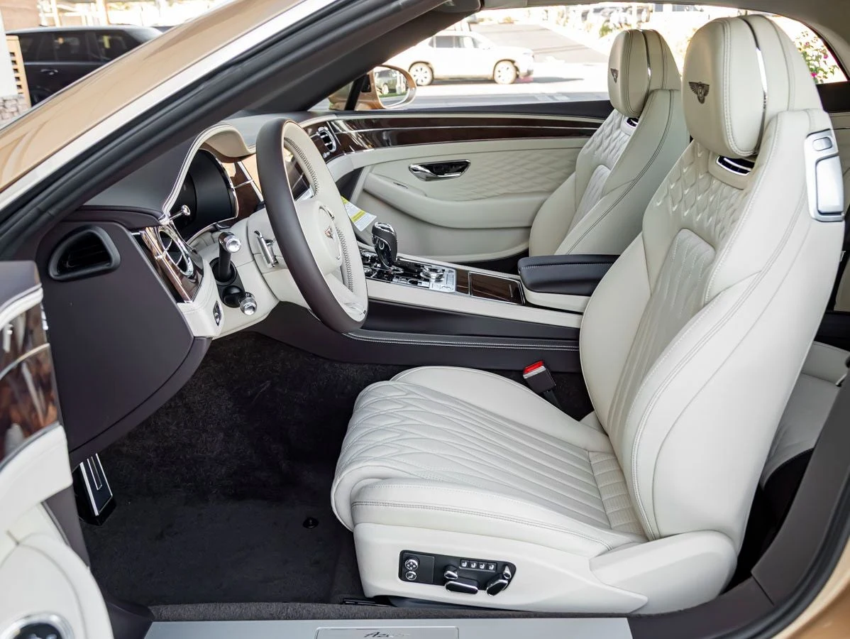 2026 Bentley Continental GTC Azure (4th Generation), 2/20