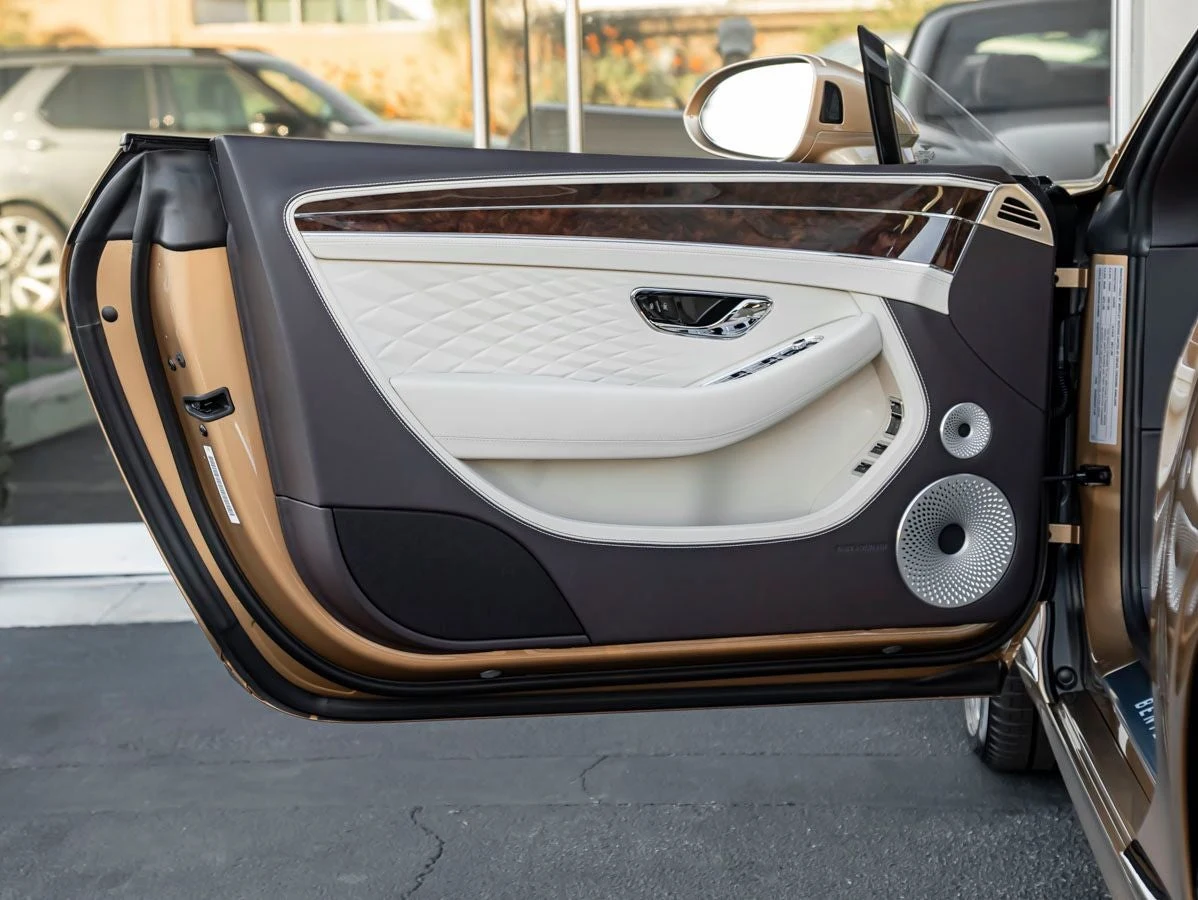 2026 Bentley Continental GTC Azure (4th Generation), 17/20