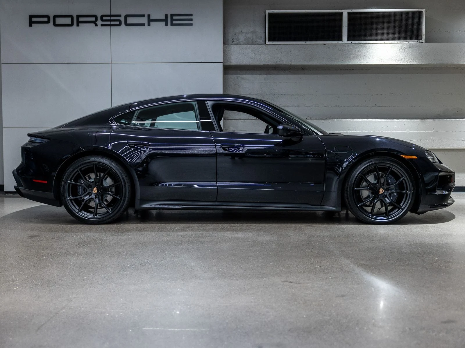 2026 Porsche Taycan 4 Black Edition (2025 Update), 9/20