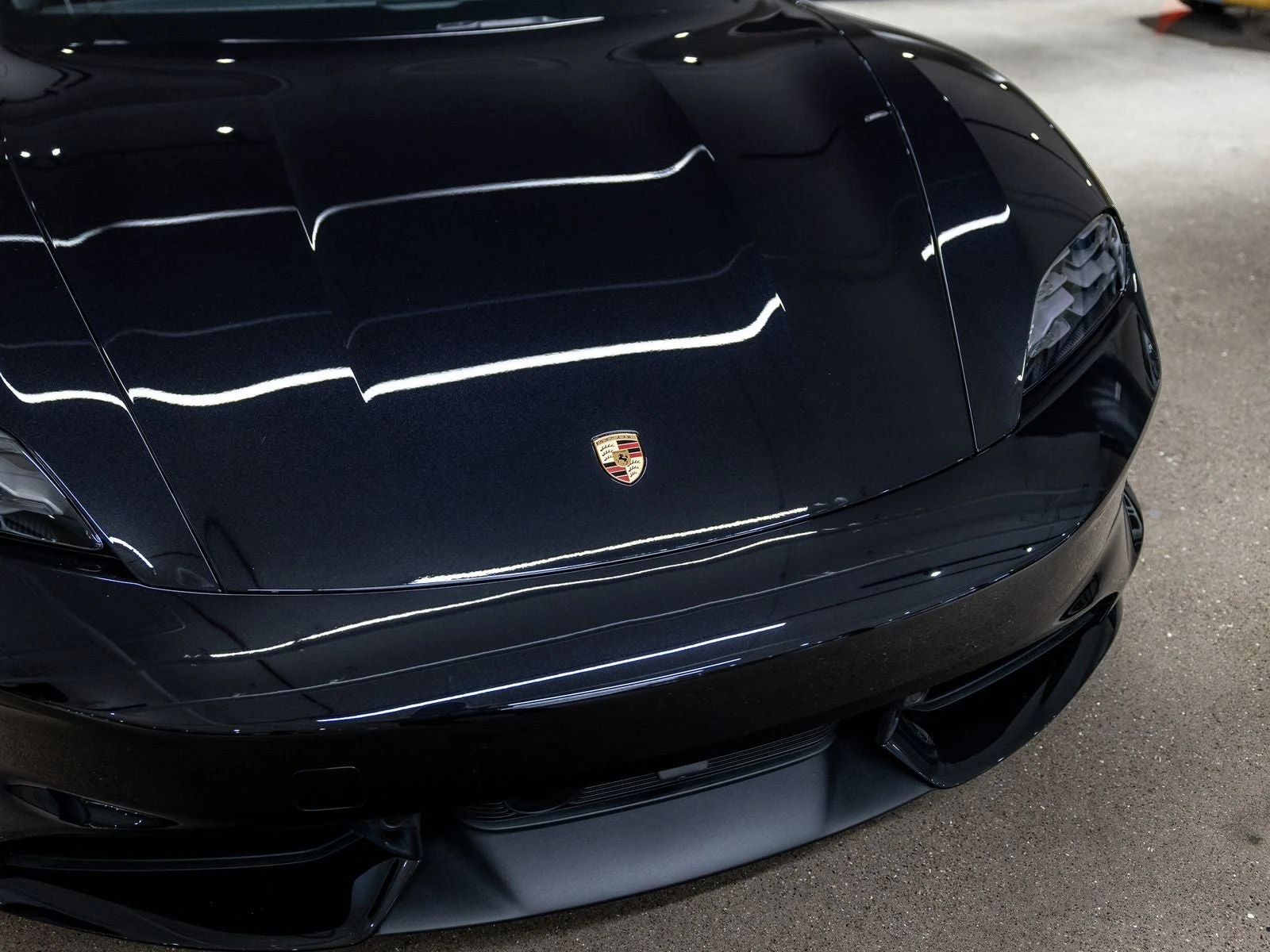 2026 Porsche Taycan 4 Black Edition (2025 Update), 13/20