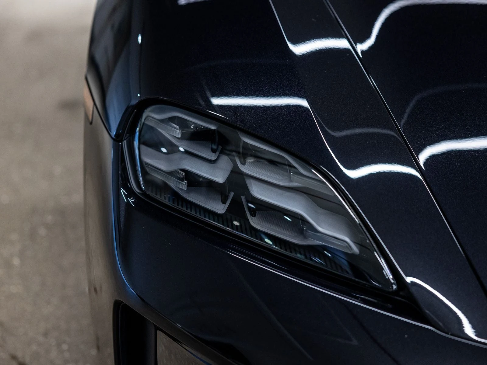 2026 Porsche Taycan 4 Black Edition (2025 Update), 14/20