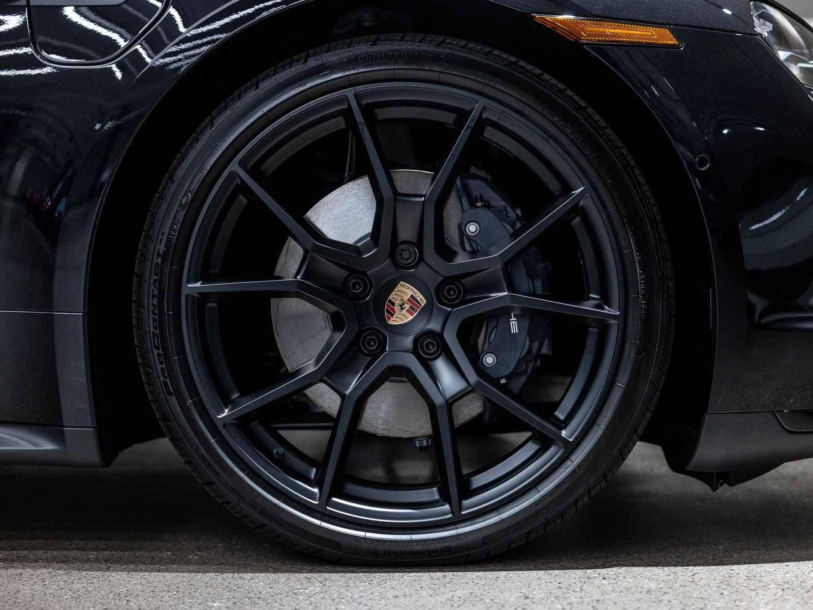 2026 Porsche Taycan 4 Black Edition (2025 Update), 19/20