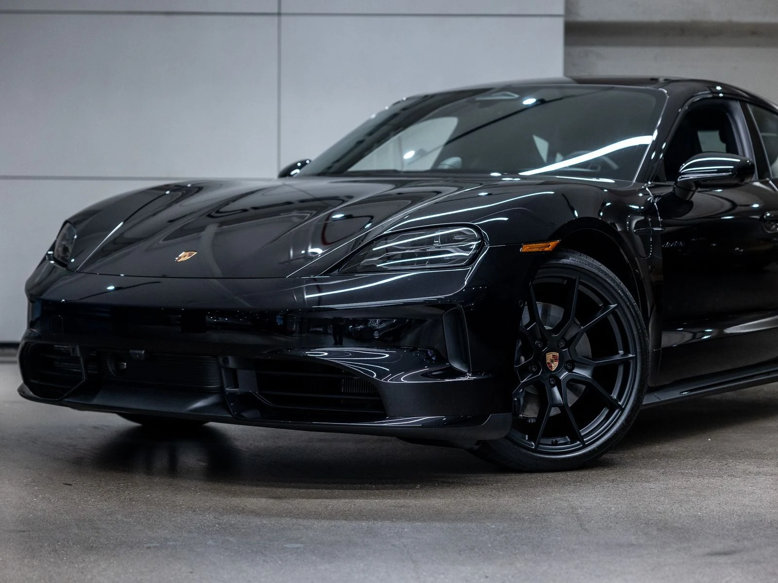 2026 Porsche Taycan 4 Black Edition (2025 Update), 20/20