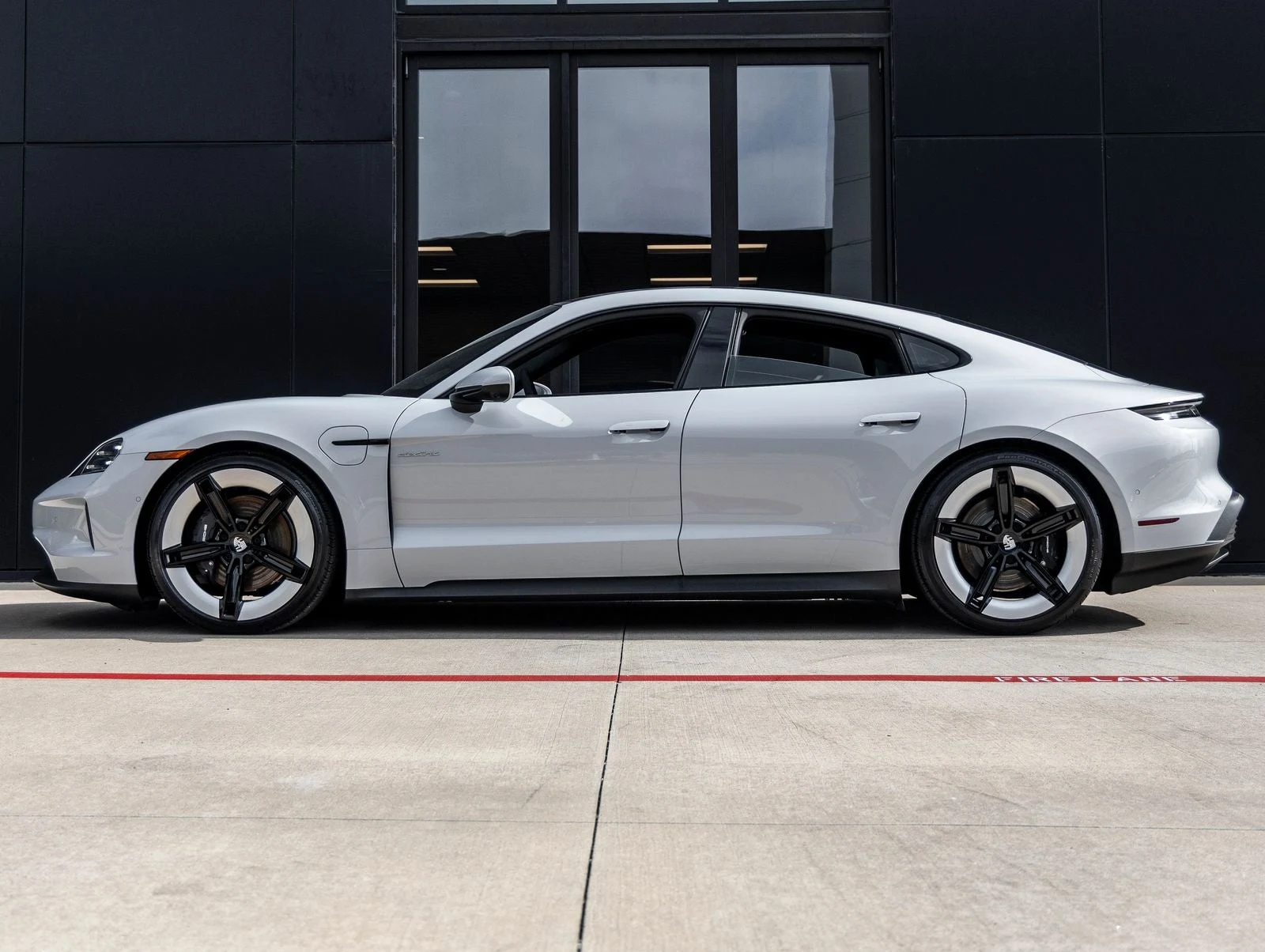 2026 Porsche Taycan 4 Sedan (2025 Update), 2/20