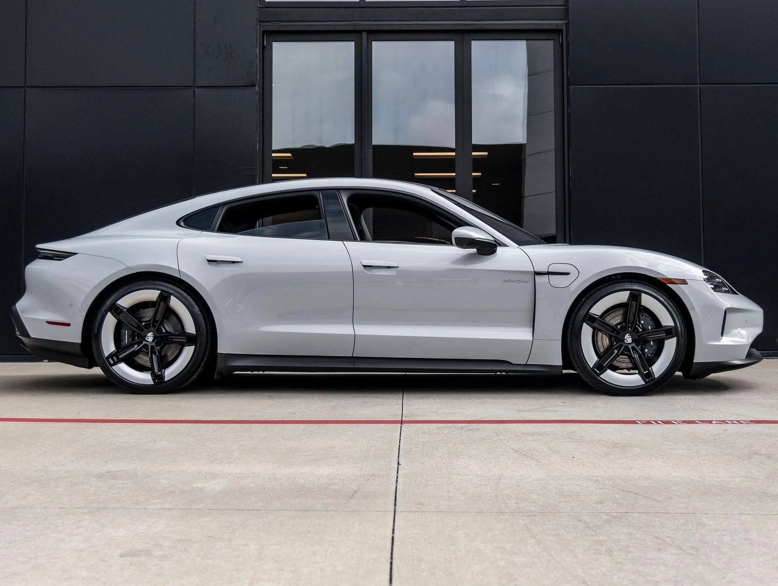 2026 Porsche Taycan 4 Sedan (2025 Update), 12/20