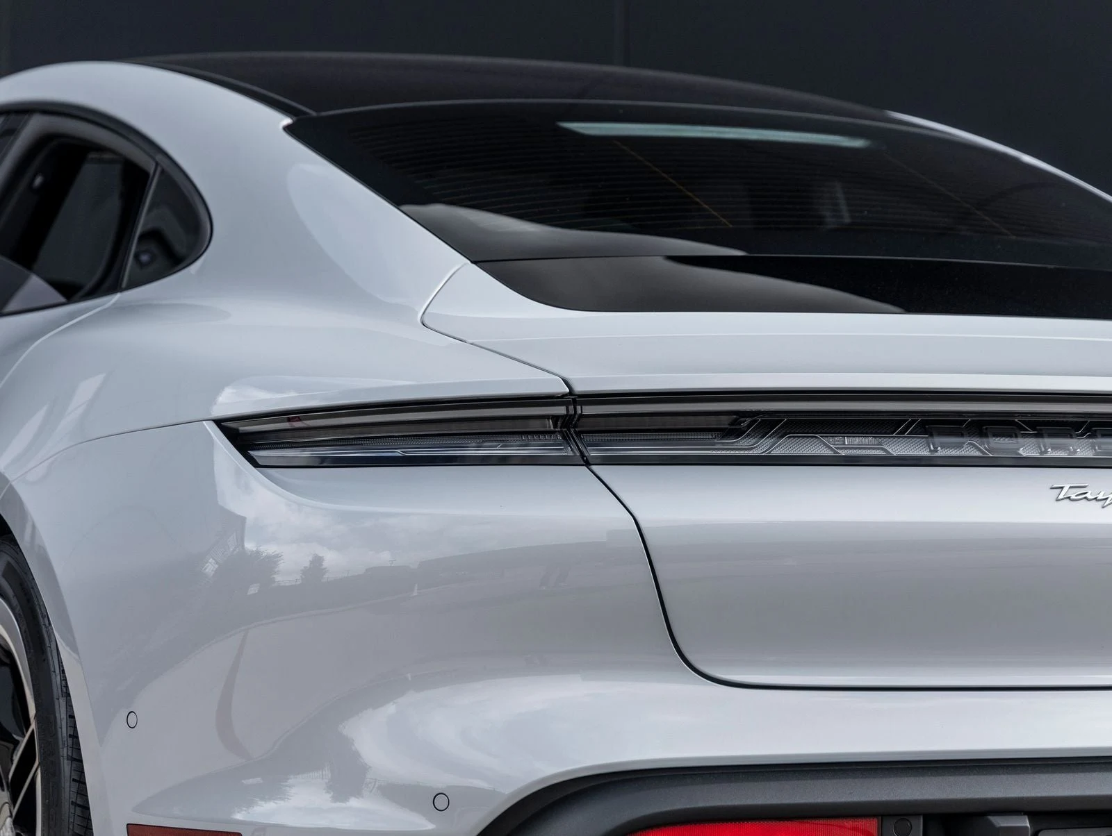 2026 Porsche Taycan 4 Sedan (2025 Update), 14/20
