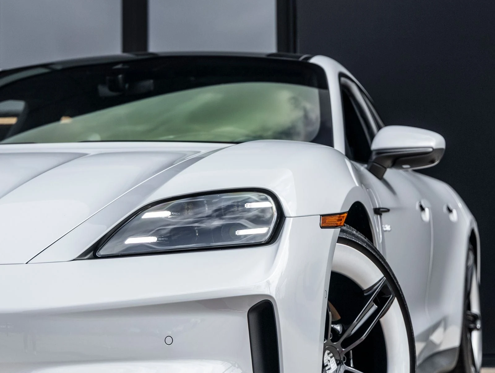 2026 Porsche Taycan 4 Sedan (2025 Update), 17/20