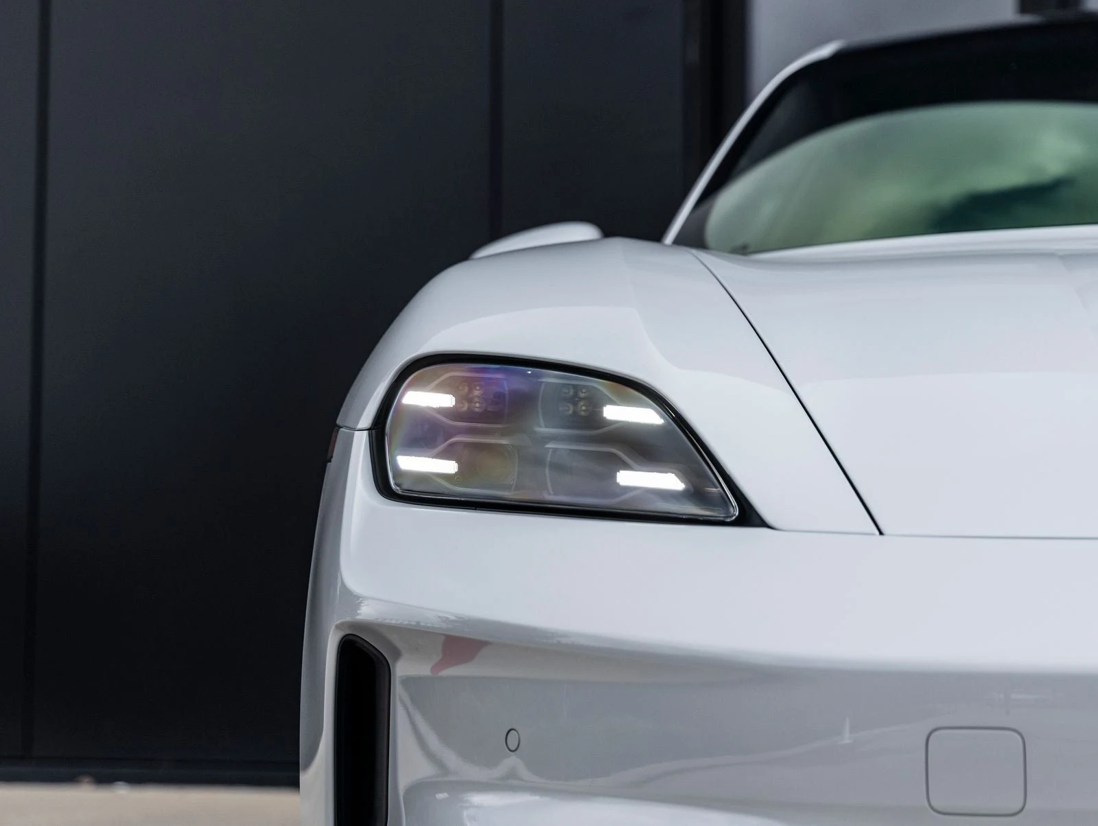2026 Porsche Taycan 4 Sedan (2025 Update), 19/20