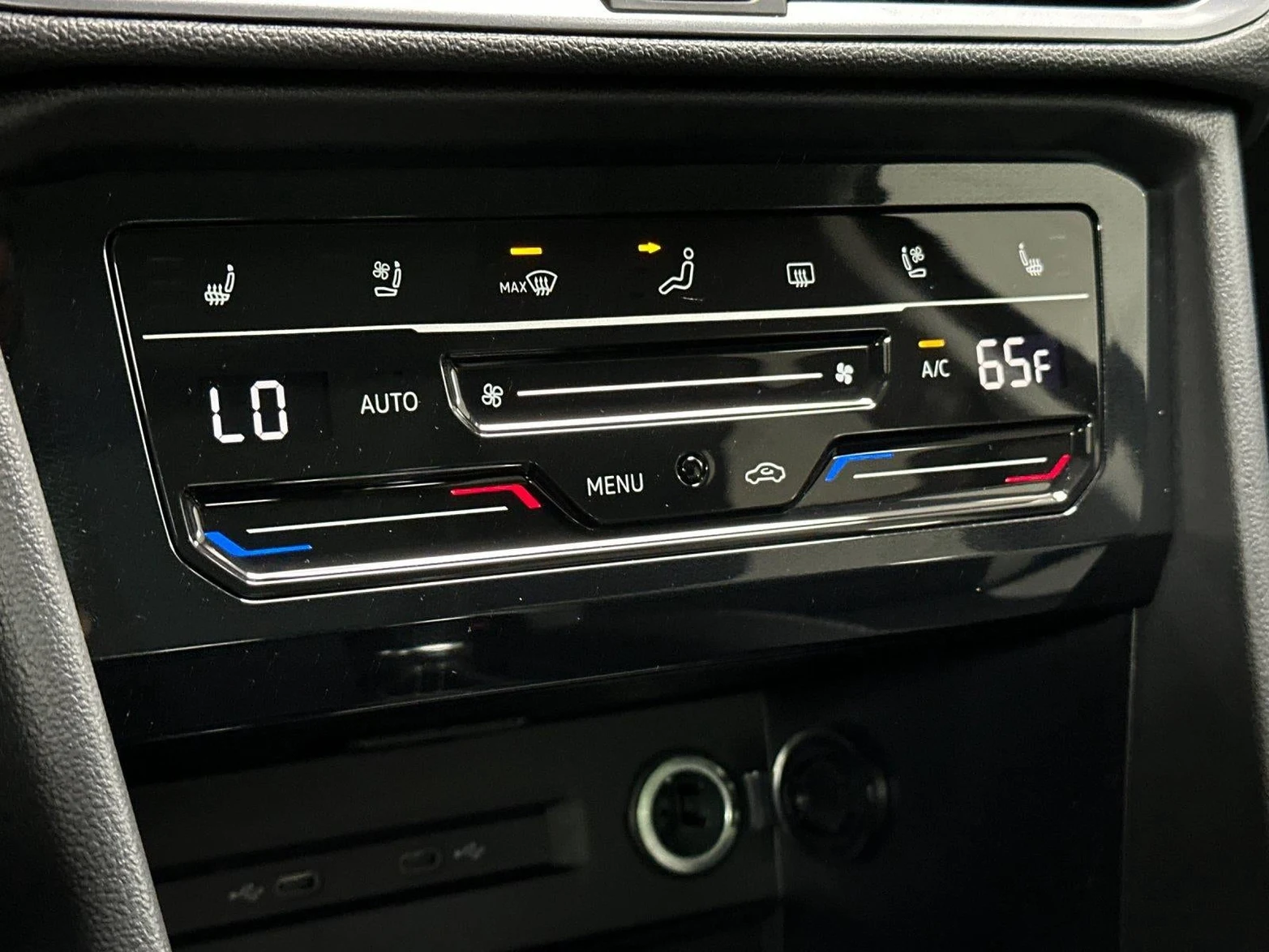 2026 Volkswagen Taos SEL (2025 Update), 19/20