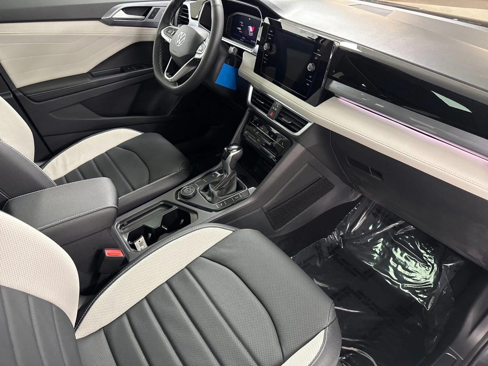 2026 Volkswagen Taos SEL (2025 Update), 15/20