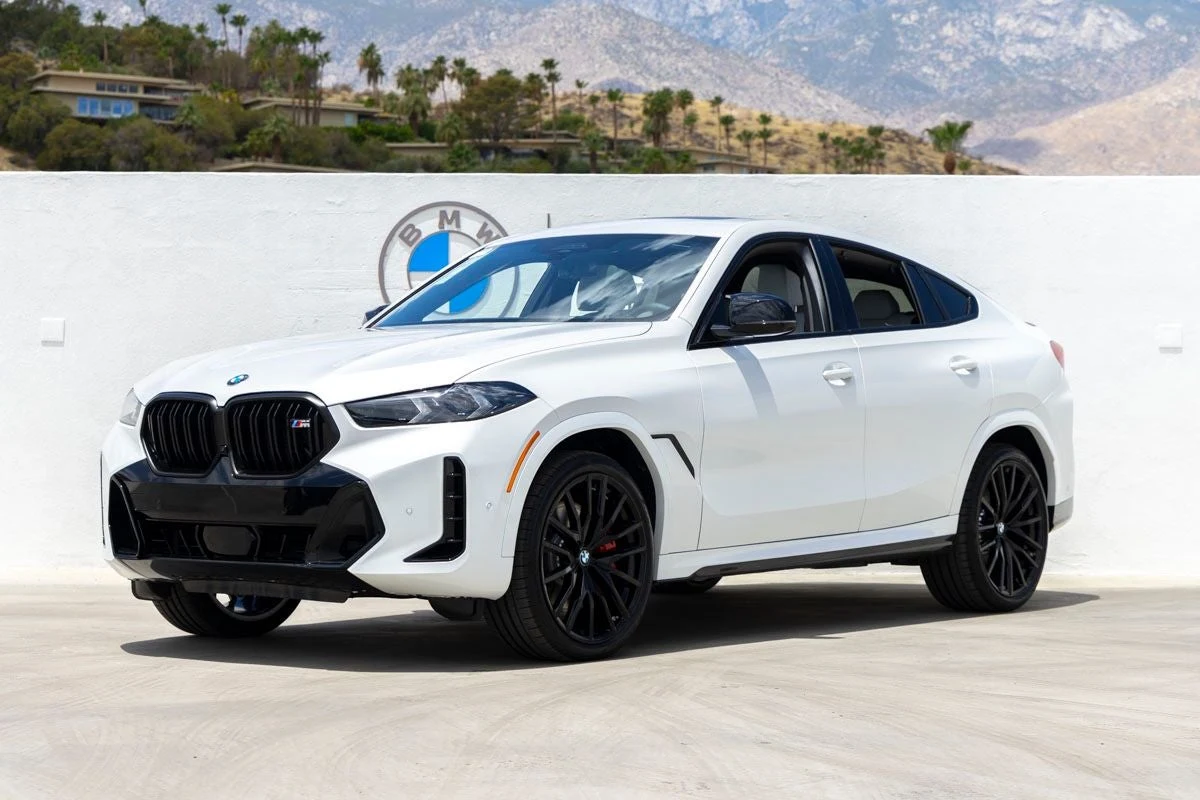 BMW X6 M60i (G06) · Mineral White Metallic · Indigo Auto Group