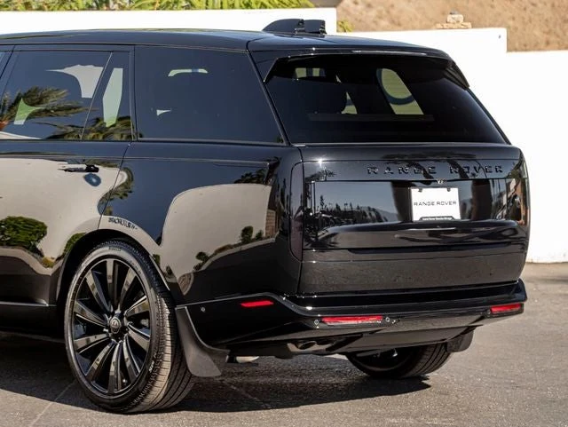 2026 Land Rover Range Rover SV Black Edition LWB (L460), 10/20