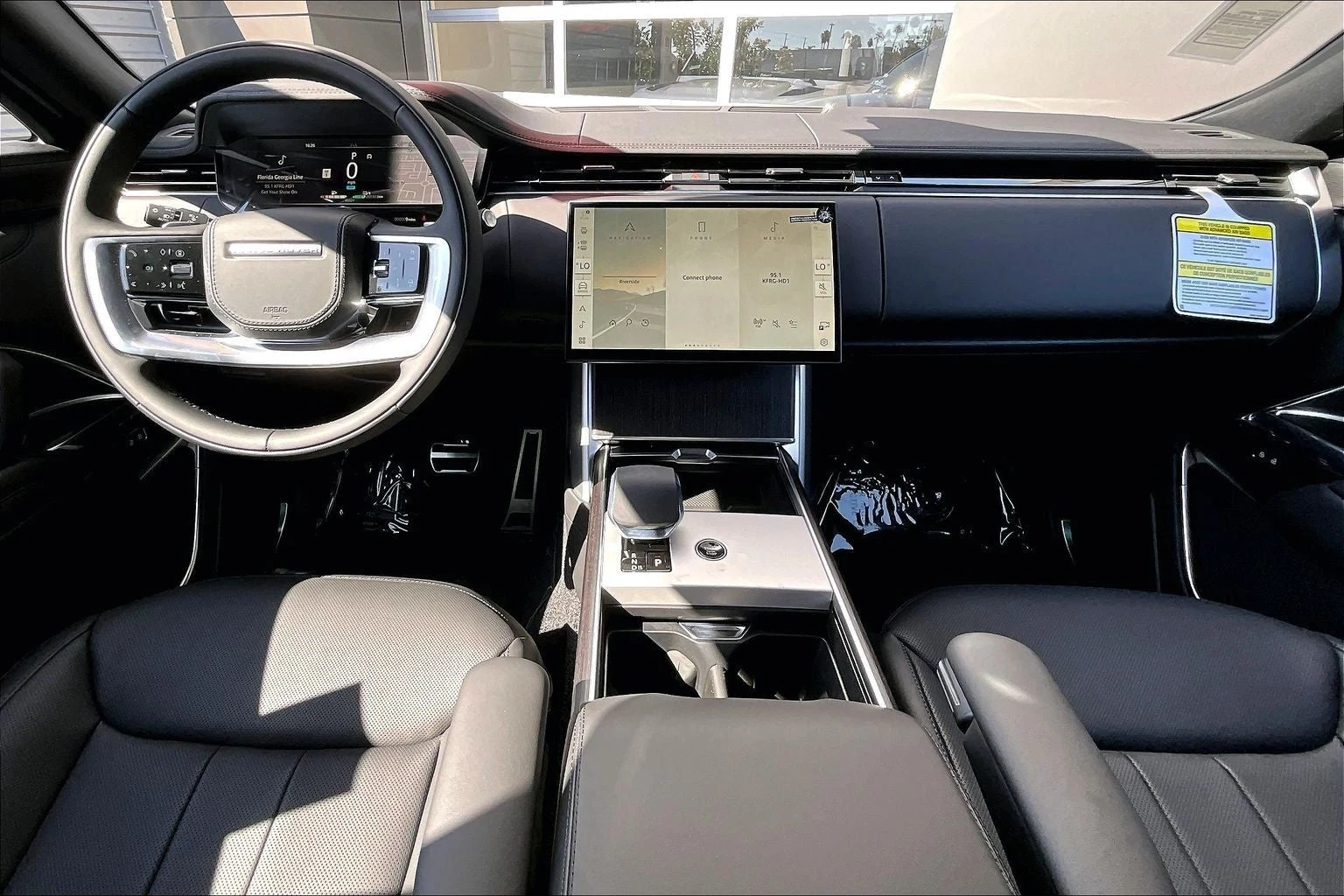 2026 Land Rover Range Rover Plug-In Hybrid SE (L460), 5/14