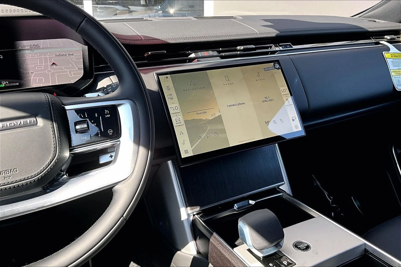 2026 Land Rover Range Rover Plug-In Hybrid SE (L460), 7/14