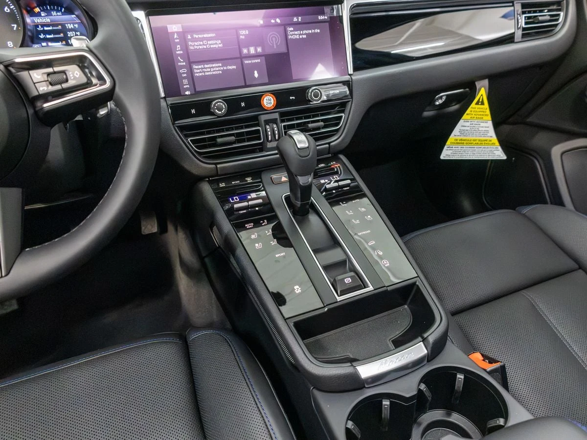 2026 Porsche Macan (95B), 18/20