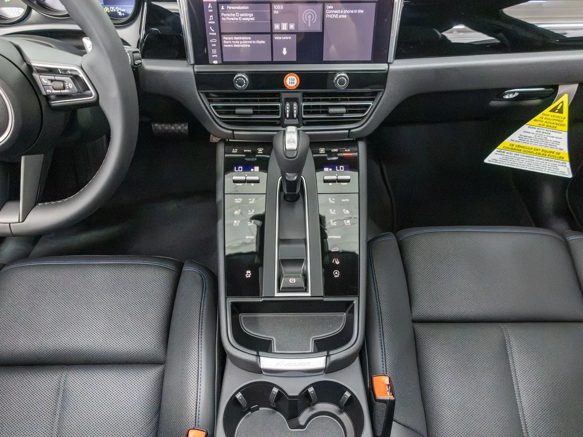 2026 Porsche Macan (95B), 20/20