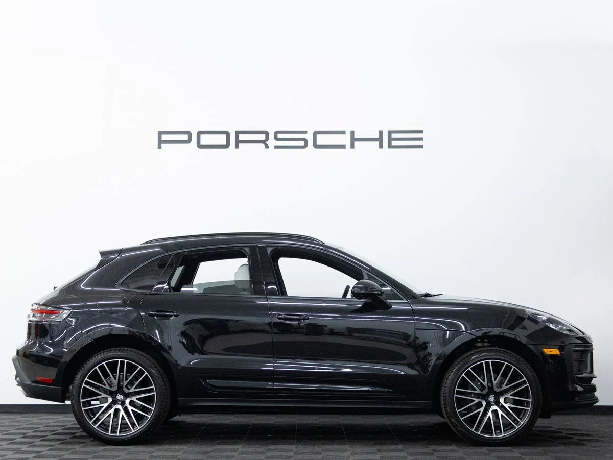 2026 Porsche Macan (95B), 8/20