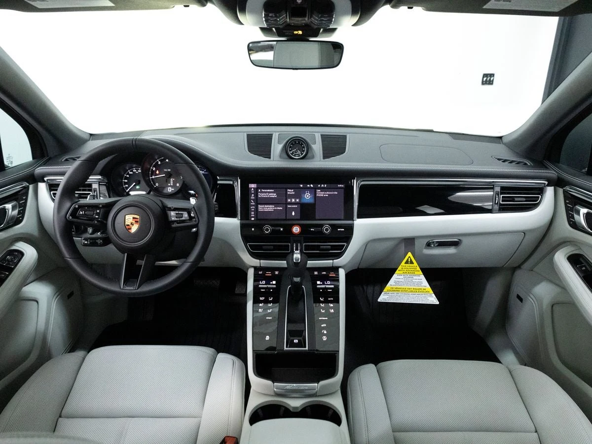 2026 Porsche Macan (95B), 14/20