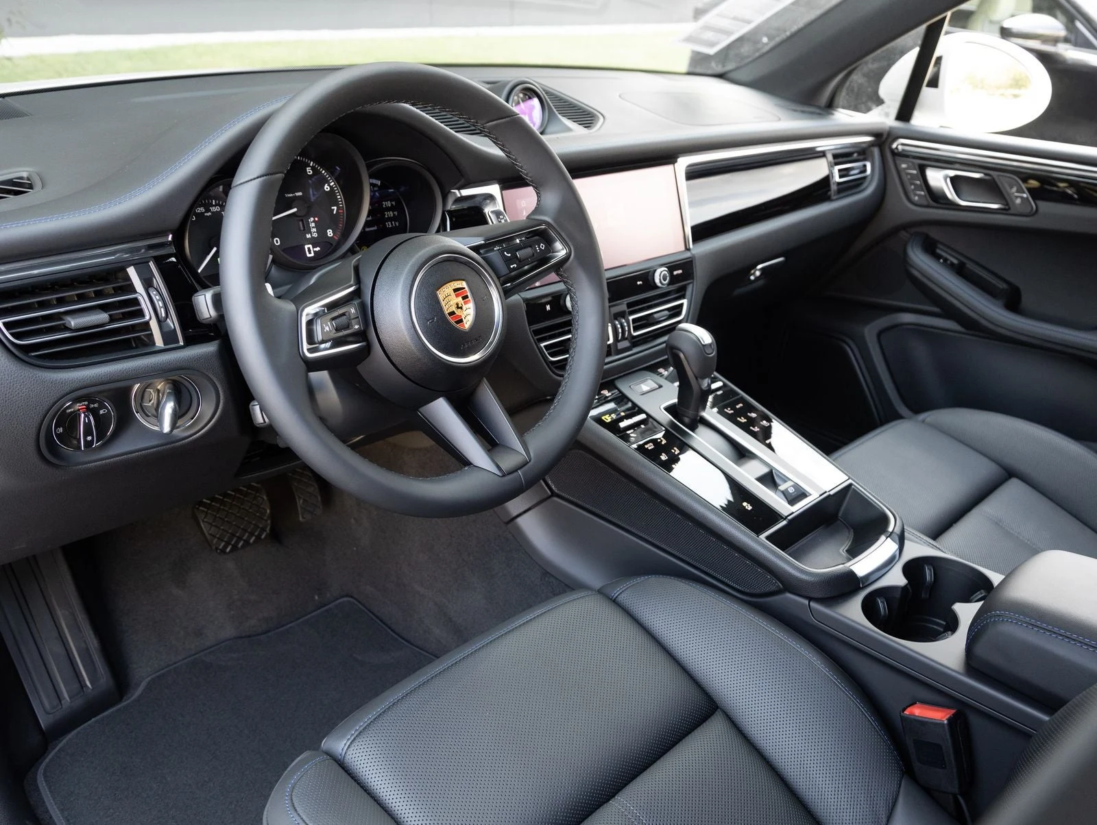 2026 Porsche Macan (95B), 4/20