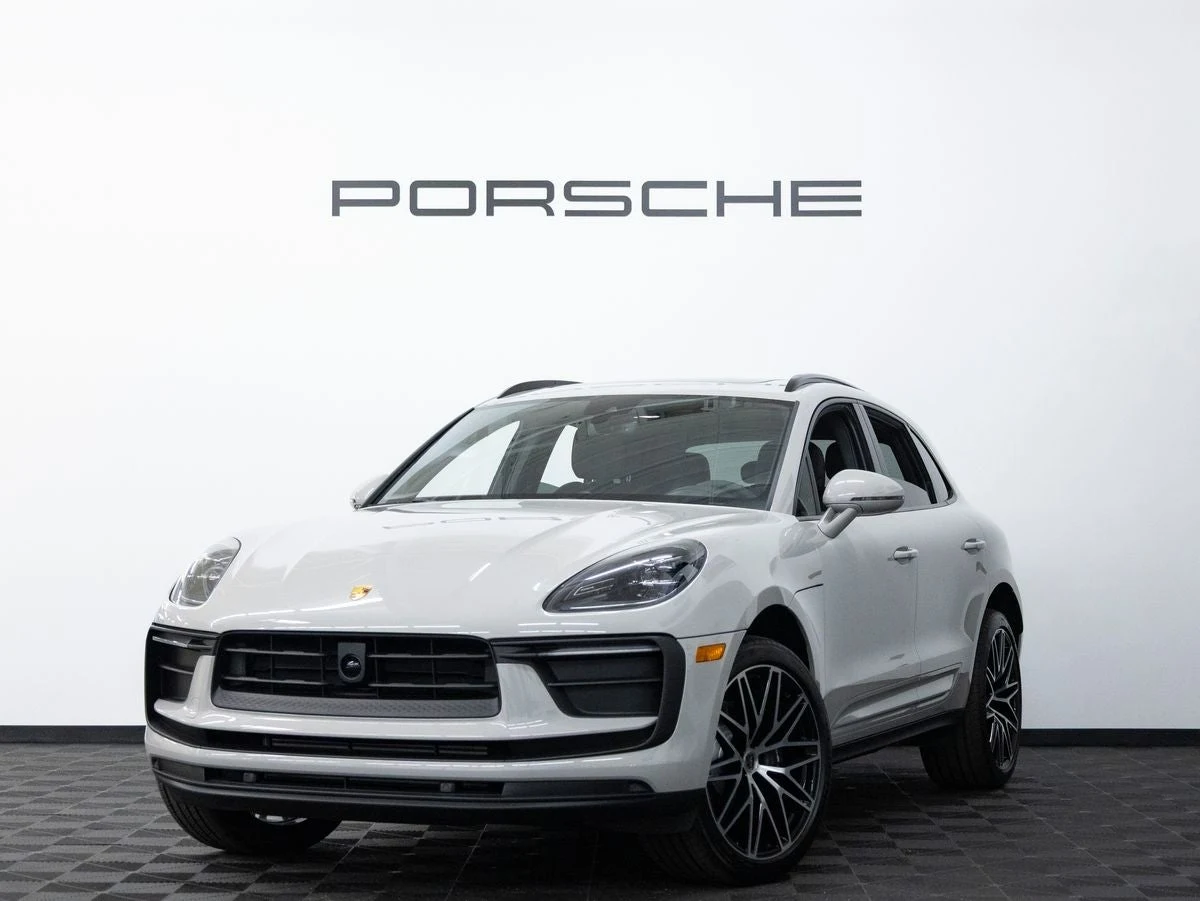 Porsche Macan (95B) · Chalk · Indigo Auto Group